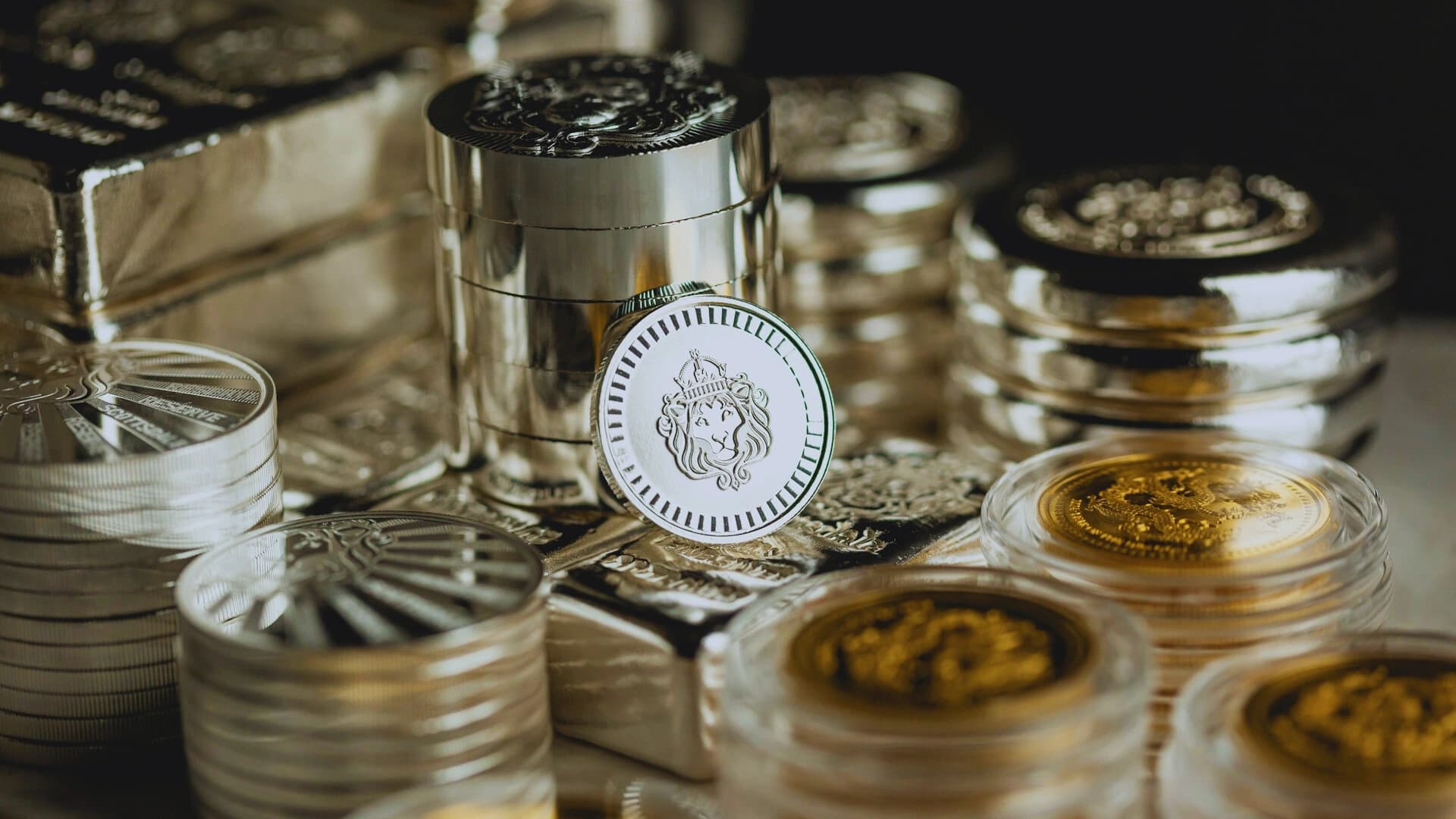 Silver vs Gold Jewelry: Which is Right for You?